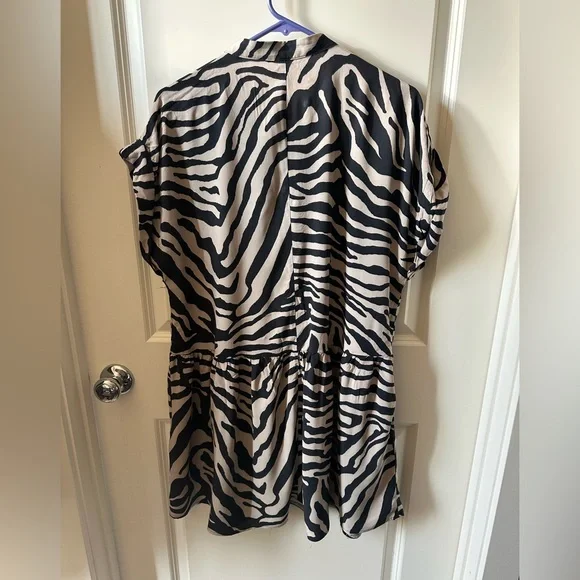 H&M Women Crinkled Tunic Loose-fit Dress In Zebra Print Sz M - Picture 5 of 6